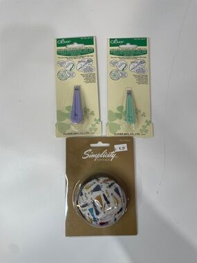 Simplicity Vintage Multicolor Pin Cushion and Clover Fusible Bias Tape Maker